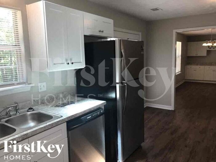 Building Photo - 20 Mildred Ln