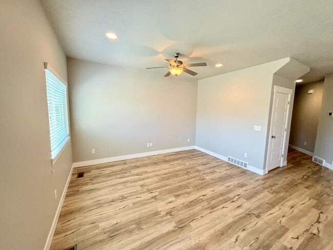 Building Photo - 683 S 1803 W