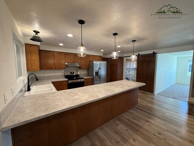 Building Photo - Beautiful Home in Hayden Bridge