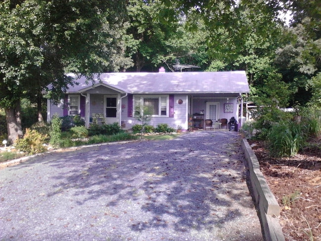 Primary Photo - 315 A Flint Hl Rd