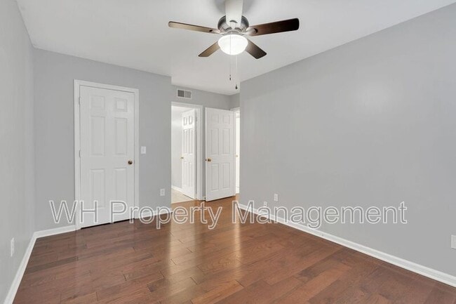 Building Photo - 1620 18th Ave S