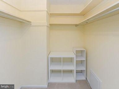 Building Photo - 503 Sussex House