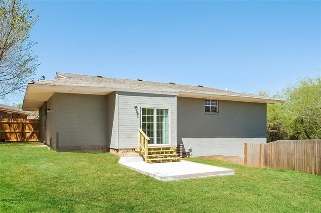 Building Photo - 6332 NW 58th Terrace