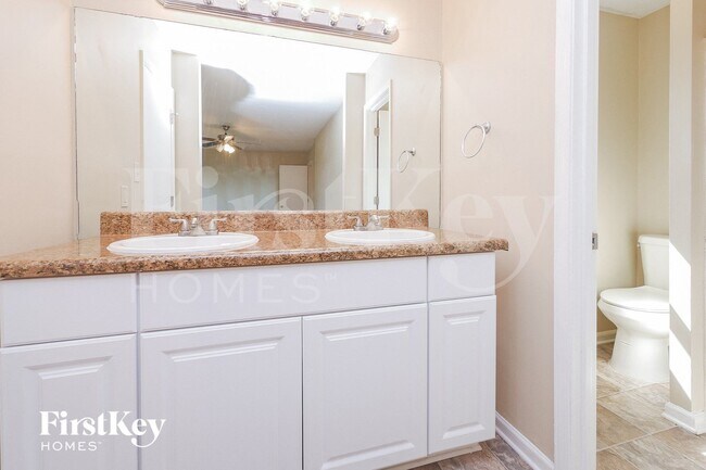 Building Photo - 1701 Underwood Dr SE