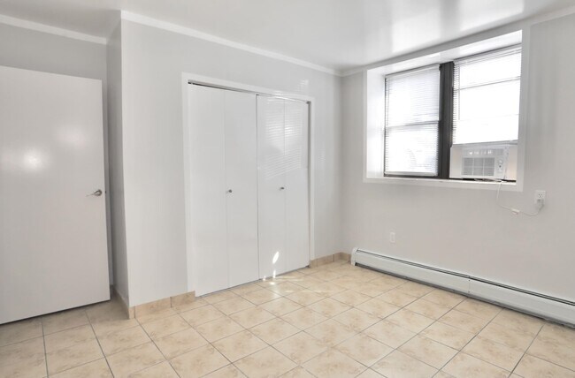 Building Photo - 4901 Murphy Pl