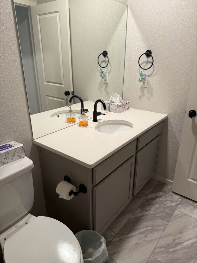 Building Photo - Stunning 3 Bed 2.5 Bath Home in Timnath, CO!