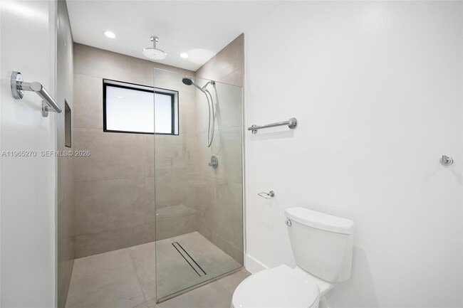 Building Photo - 3668 SW 26th St