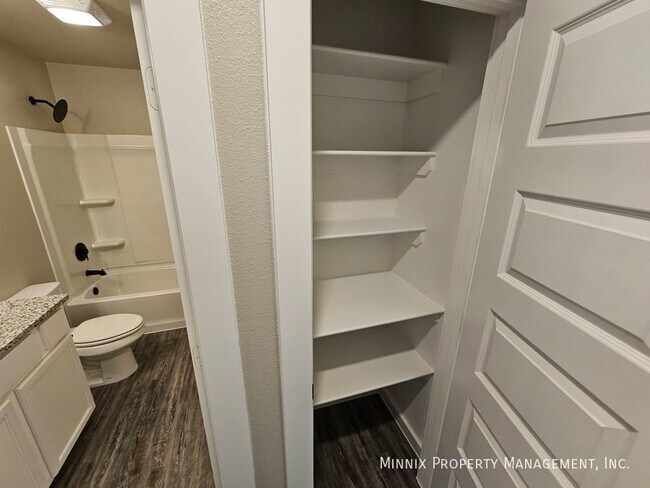 Building Photo - 2622 Tiffin Ave