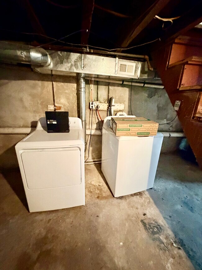 Building Photo - 5023 Tacoma St