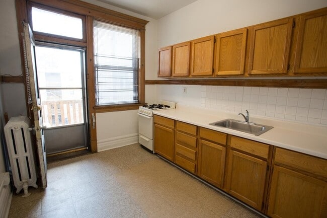 Floorplan - 5401-5403 S. Woodlawn Avenue