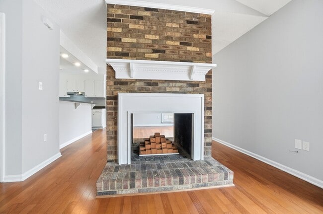 Building Photo - 3 Bedroom Ranch with a 2 Car Garage!