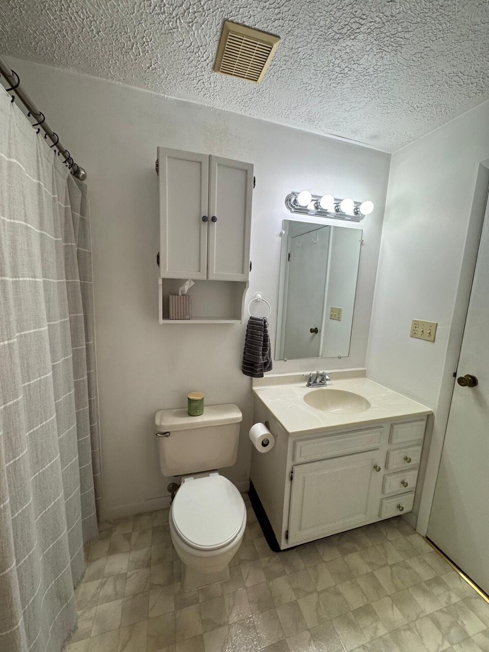 Building Photo - 307 Brookside Ln