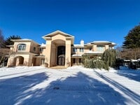 Building Photo - 5 Glen Hill Ct