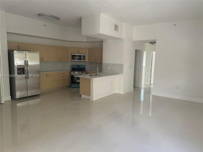 Building Photo - 2851 Riverside Dr