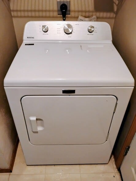 Building Photo - 428 W White Ash Rd