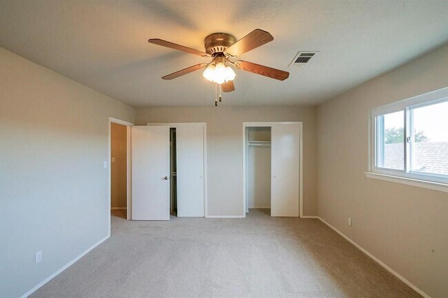 Building Photo - 1411 Ramada Dr