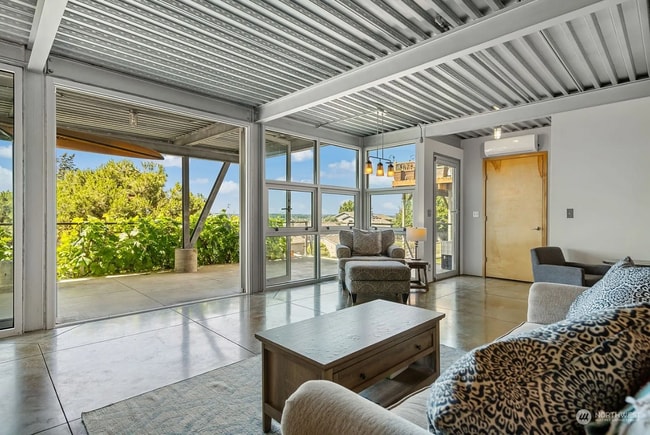 Building Photo - Lease Takeover: Breathtaking 1-Bed ADU Retreat with Spacious Living in Bellingham's Heart