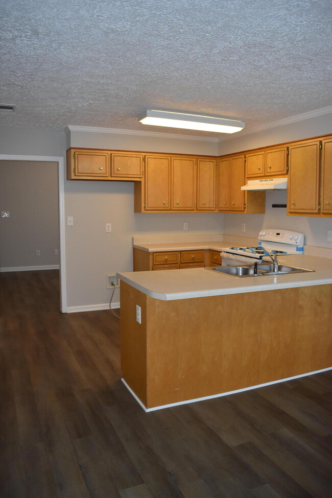 Building Photo - 4420 Summerlin Dr