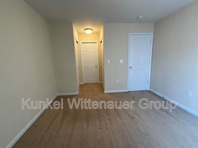 Building Photo - 721 Tower Grove Dr