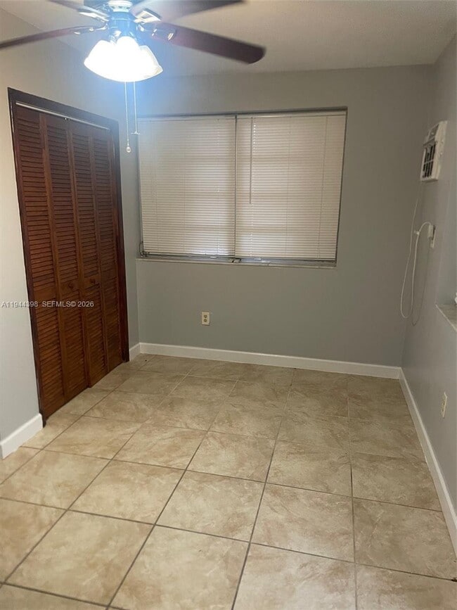 Building Photo - 951 SW 9th St