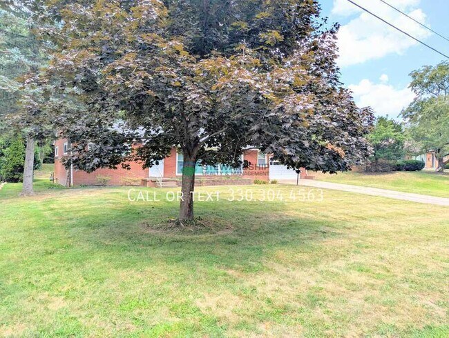 Building Photo - 1021 Bachtel St SE