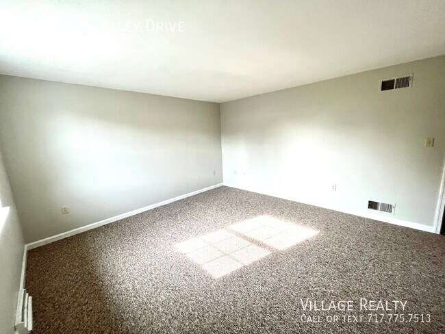 Building Photo - 914 Apple Valley Dr