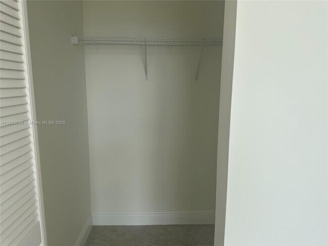 Building Photo - 325 Biscayne Blvd