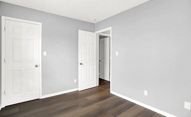 Building Photo - 4007 Knollwood Ave