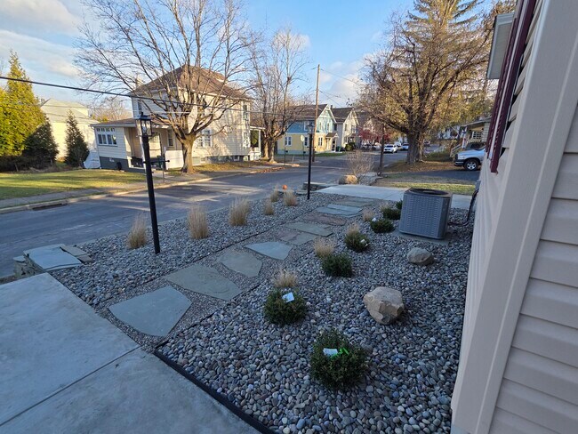 Building Photo - 111 Fairview St