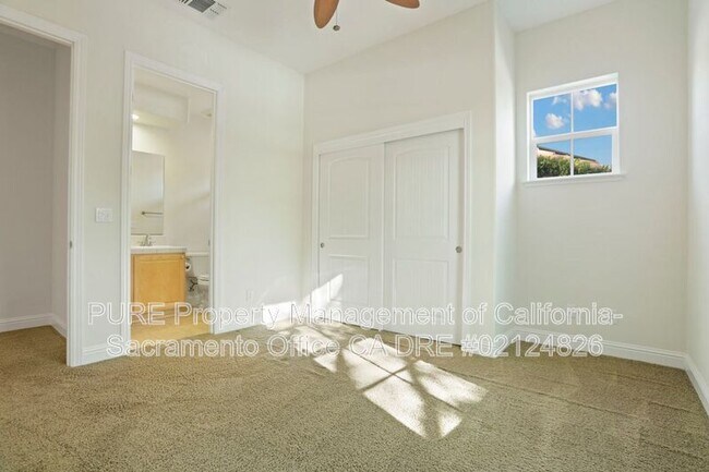 Building Photo - 1143 Bevinger Dr