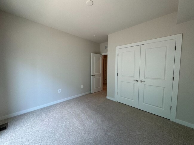 Building Photo - Brand New 3 Bed 2.5 Bath Townhouse Style C...
