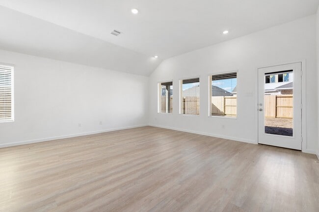 Building Photo - 30342 Centipede Grv Ln