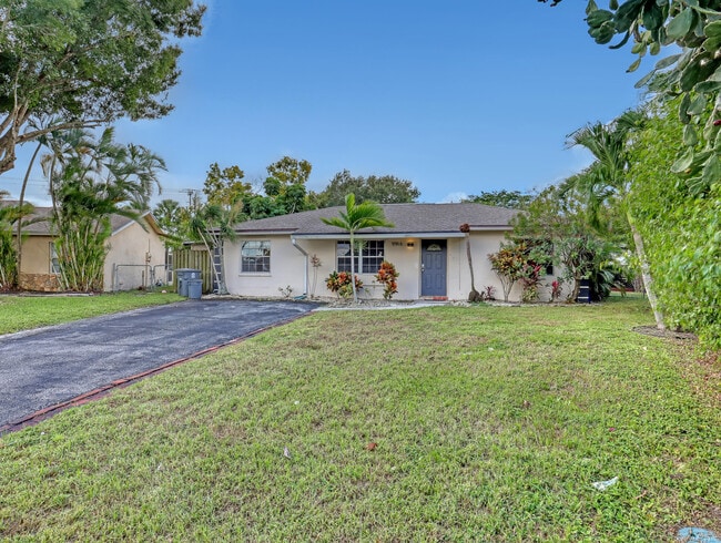 Building Photo - 9596 Richmond Cir