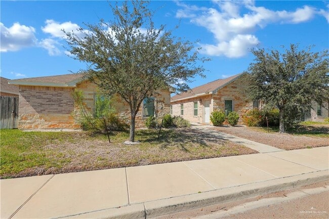 Building Photo - 19 Carlisle Ave