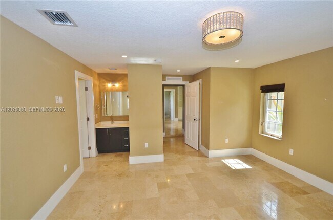 Building Photo - 14001 Cypress Ct