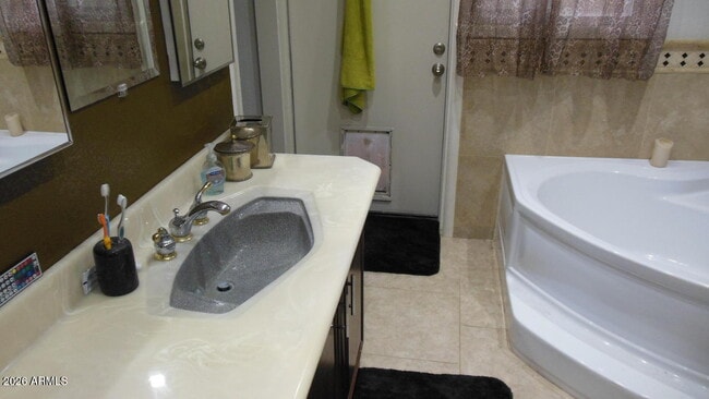 Building Photo - 1627 E Fremont Dr