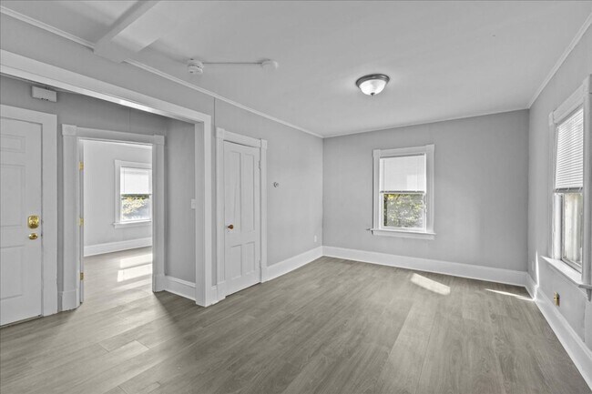 Building Photo - 410 St Paul St