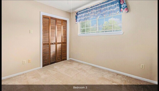 Building Photo - 15014 Hollydale Dr