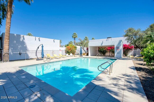 Building Photo - 3261 E Camelback Rd