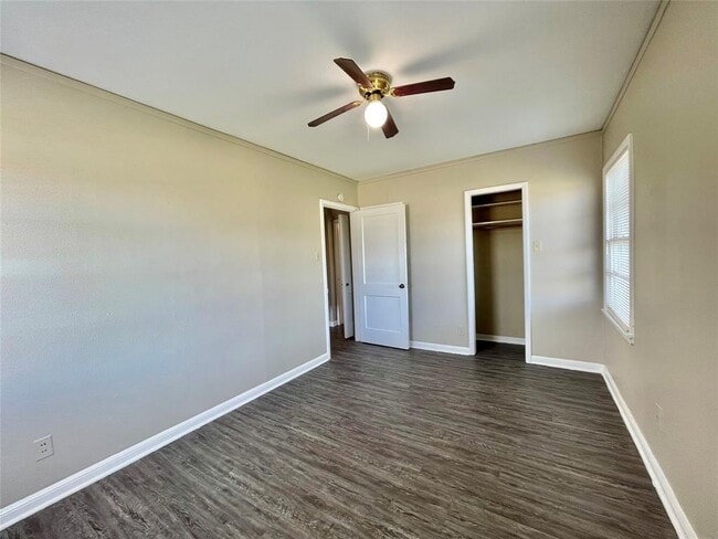 Building Photo - 1755 Lynn Ln