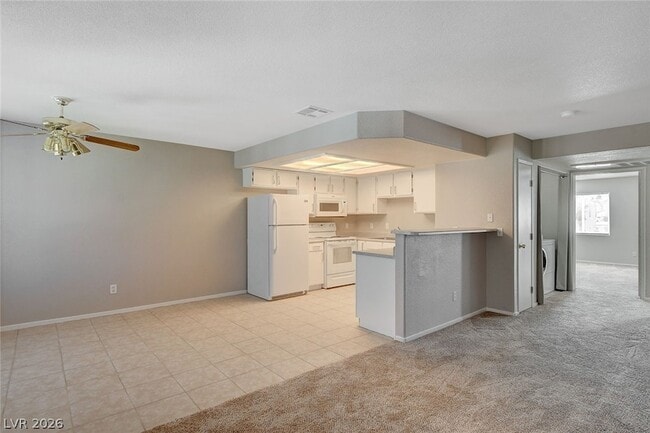 Building Photo - 2216 Benmore St