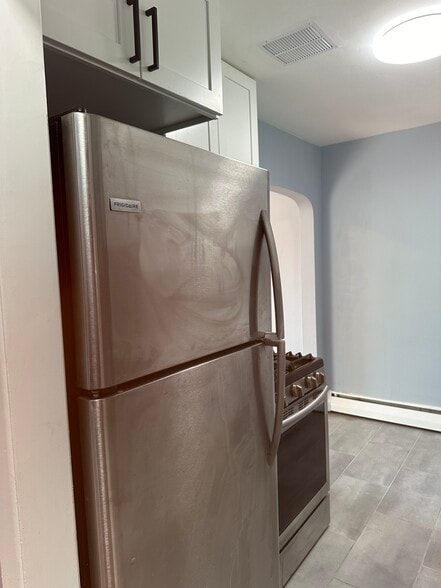 Frigidaire Refrigerator & Gas Range - 153 Burmont Rd