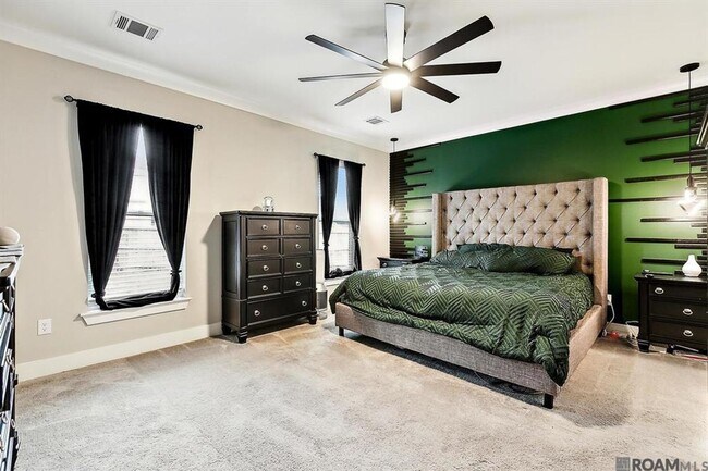 Building Photo - Exquisite 5-Bedroom Home in Denham Springs with Premium Features
