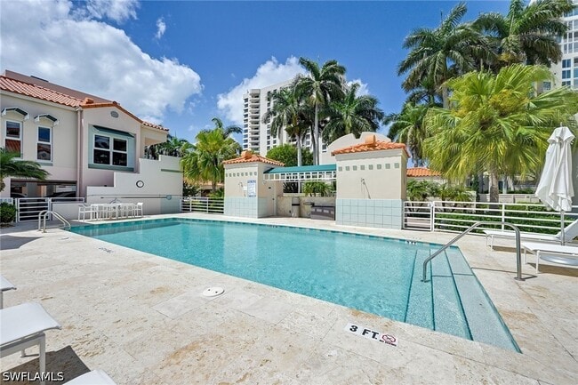 Building Photo - 4560 Gulf Shore Blvd N
