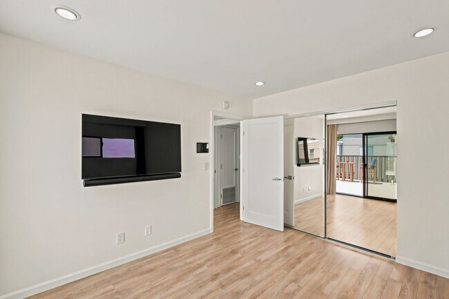 Building Photo - 21-23 Privateer Street