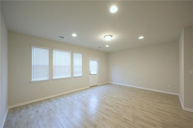 Building Photo - 1732 Fountain Bridge Dr