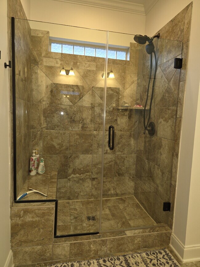 Building Photo - Resort Living At It's Finest in Foxland Harbor