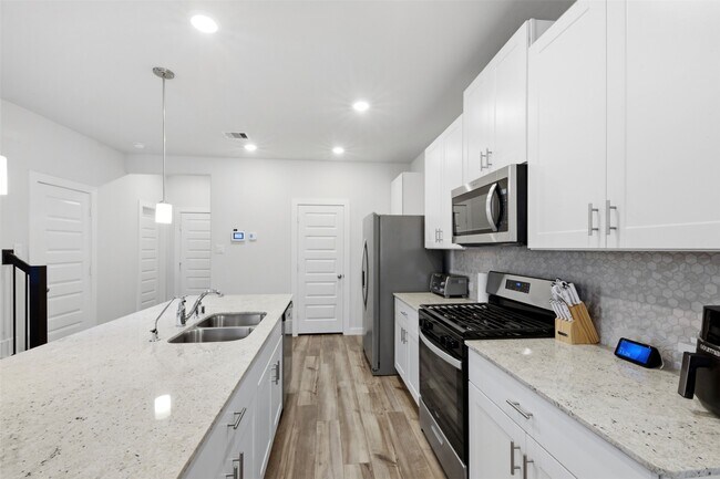 Building Photo - 635 Salt Marsh Trl