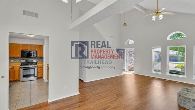 Building Photo - 732 Burlington Ave