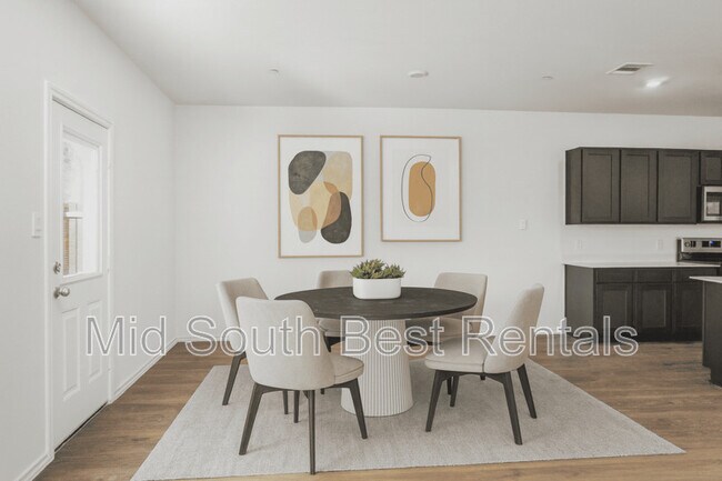 Building Photo - 220 Redwood Rd